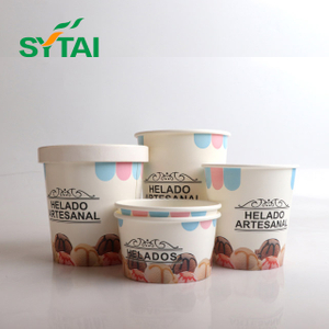 Tazones de sopa desechables de 26 oz con tapa.