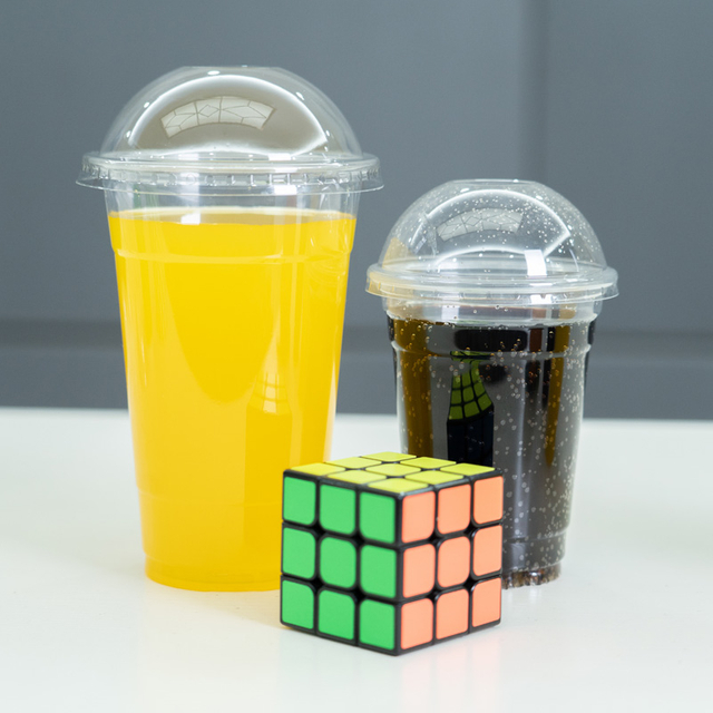 Vaso desechable de plástico PP con tapa y pajita
