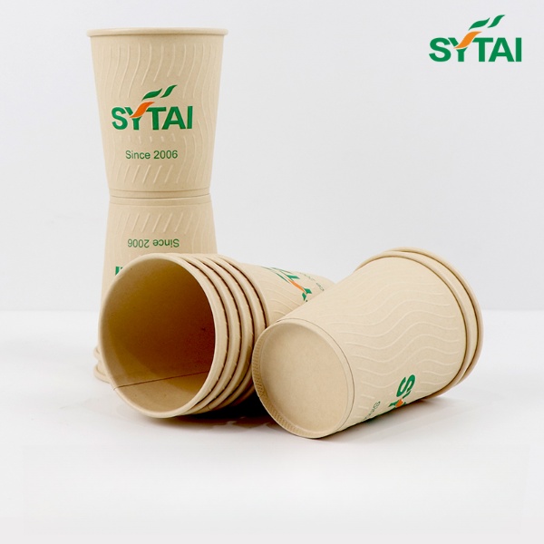 Taza de café de papel con relieve Kraft de 20 oz 